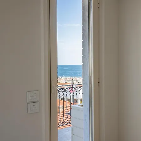 Marea • Luxury Rooftop On The Promenade, * Viareggio