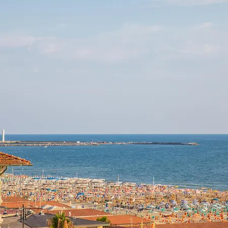 Marea • Luxury Rooftop On The Promenade, Viareggio